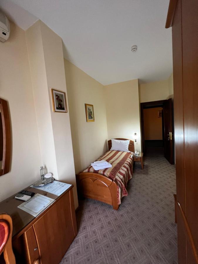 Hotel Horoscop Букурещ Екстериор снимка