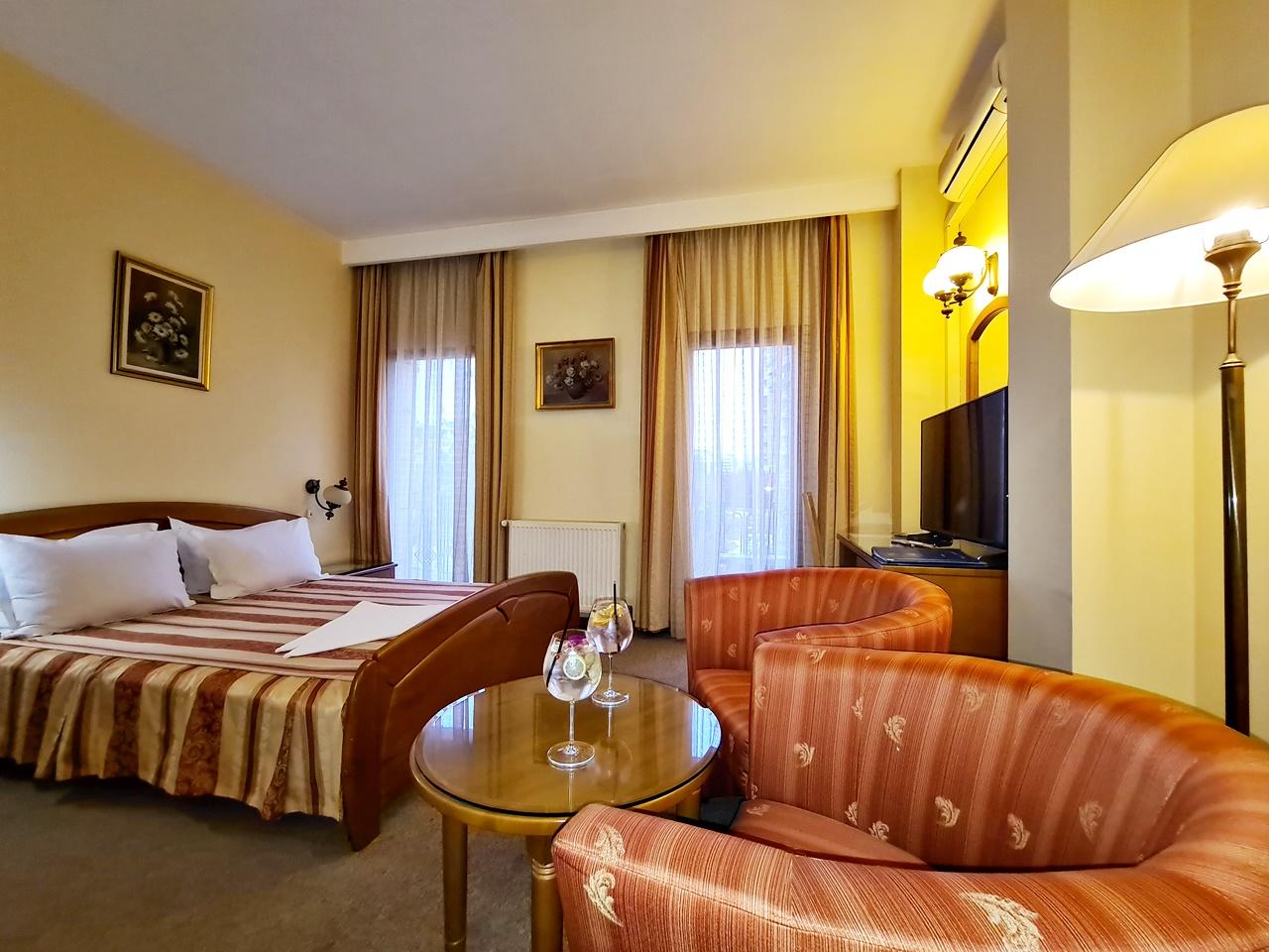 Hotel Horoscop Букурещ Екстериор снимка