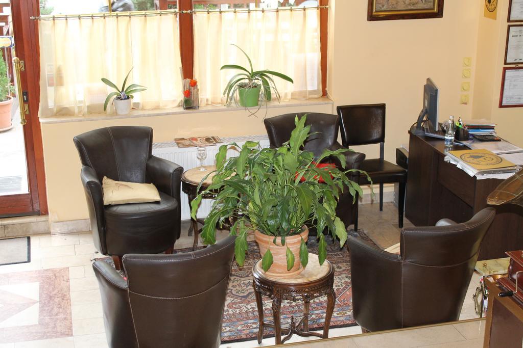 Hotel Horoscop Букурещ Екстериор снимка