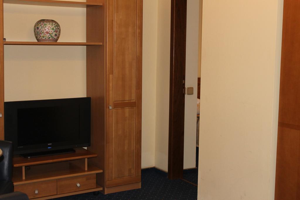 Hotel Horoscop Букурещ Екстериор снимка