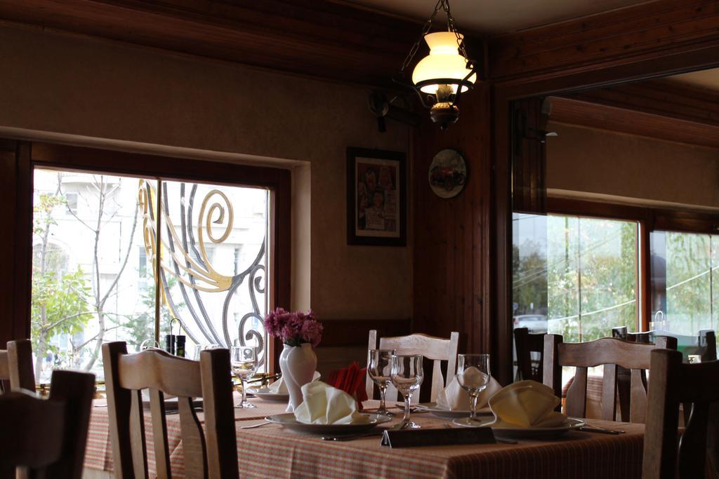 Hotel Horoscop Букурещ Екстериор снимка